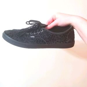 Vans black velvet leapord shoes